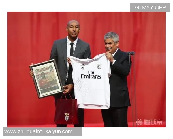 本菲卡旧将路易松晒照说在学习,相片显现他问AI足球总监责任 本菲卡旧将路易松晒照说在学习,相片显现他问AI足球总监责任